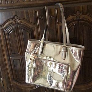 Michael Kors Jet Set Medium Rose Gold Snap Tote